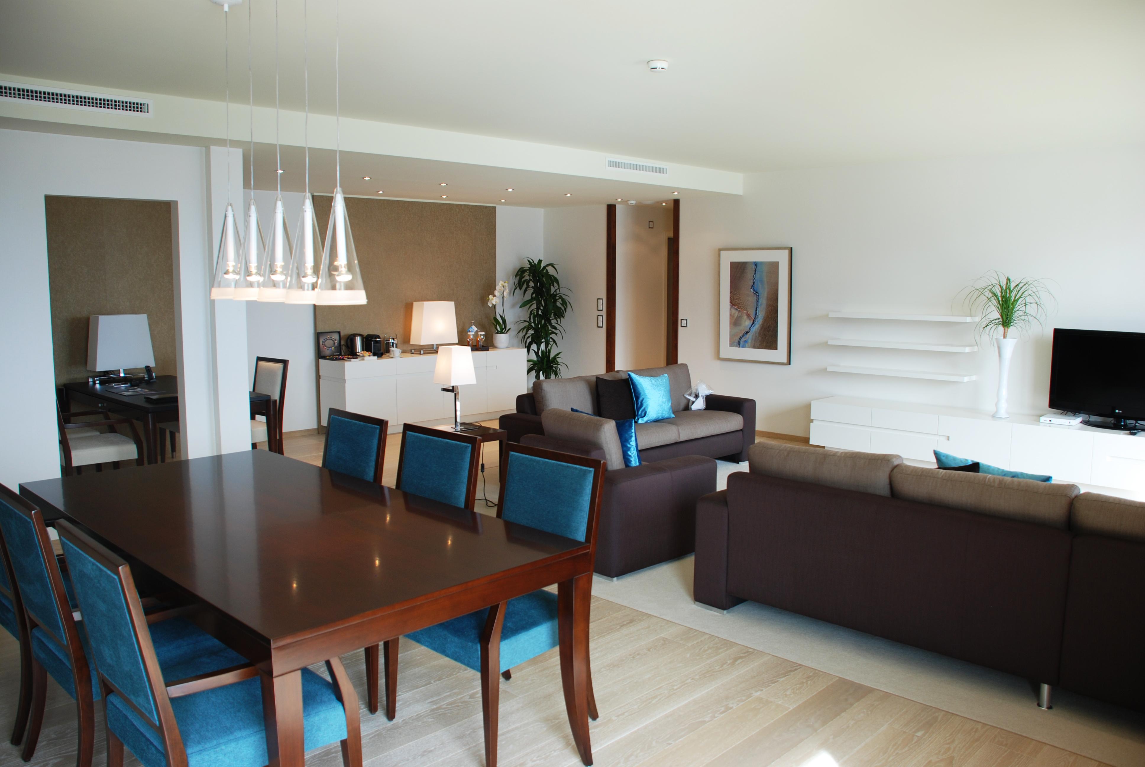 Le Mirador Resort & Spa Mont Pelerin Room photo A living room in a suite at the Atlantis Resort